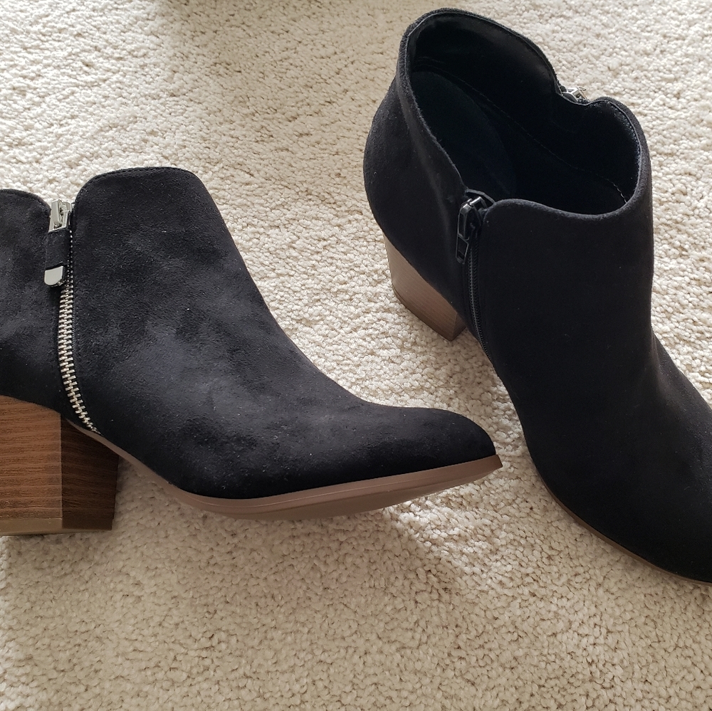 Style and Co black suede booties